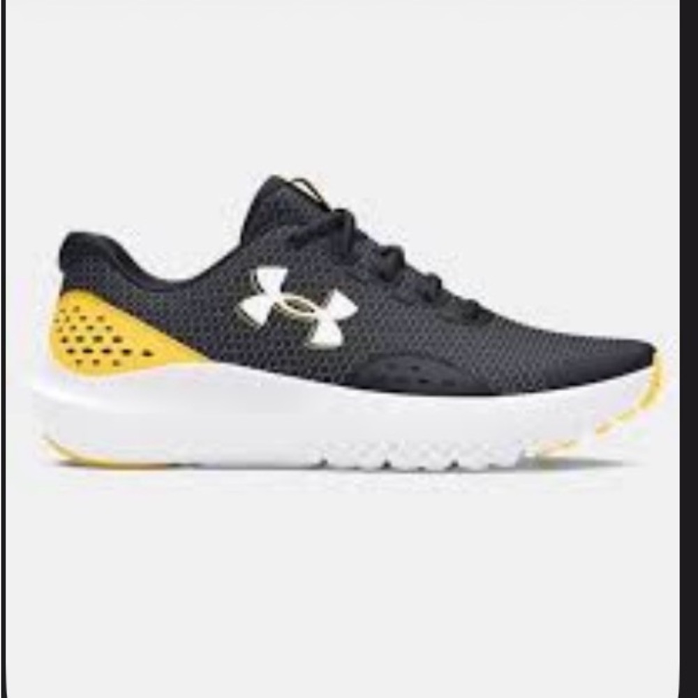 Under Armour boys surge tennis shoes